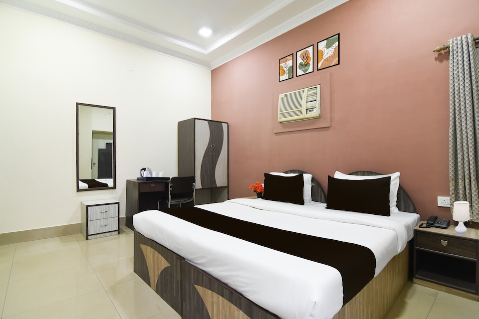 Super Collection O Kalighat Metro Station Formerly RM Guest Home, Gariahat Kolkata, Kolkata