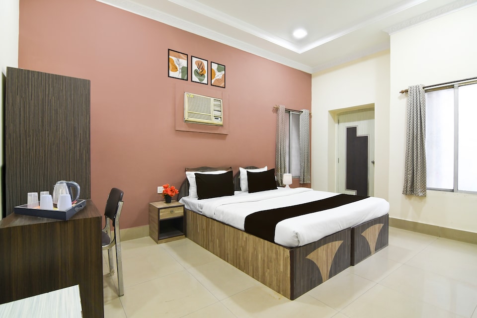 Super Collection O Kalighat Metro Station Formerly RM Guest Home, Gariahat Kolkata, Kolkata