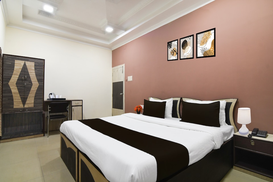 Super Collection O Kalighat Metro Station Formerly RM Guest Home, Gariahat Kolkata, Kolkata