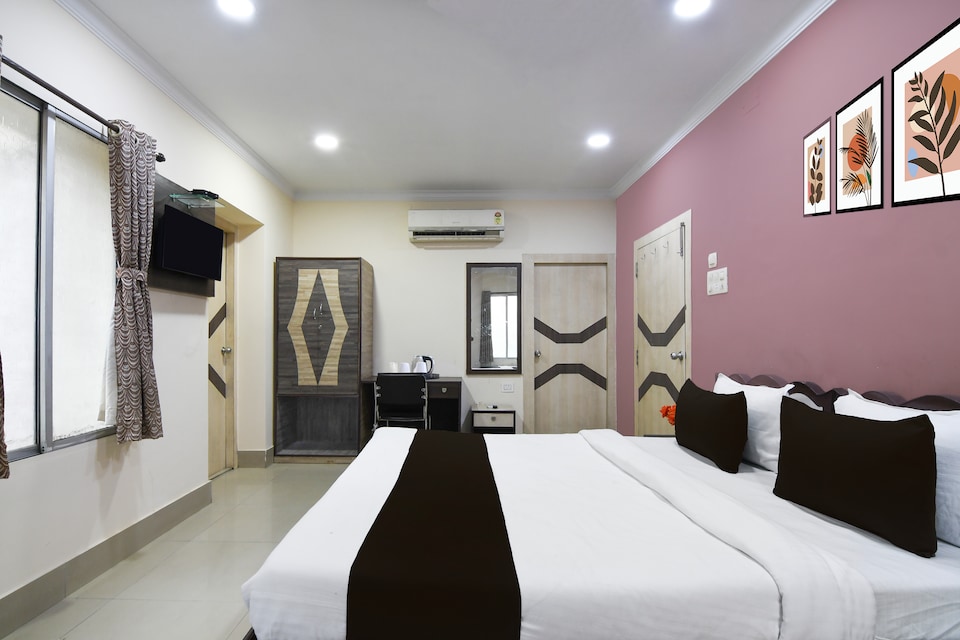 Super Collection O Kalighat Metro Station Formerly RM Guest Home, Gariahat Kolkata, Kolkata