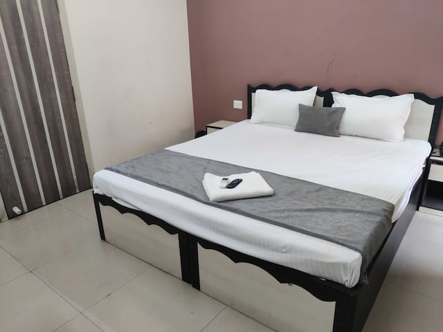 Collection O Kalighat Metro Station Formerly RM Guest Home