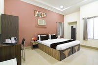 Super Collection O Kalighat Metro Station Formerly RM Guest Home