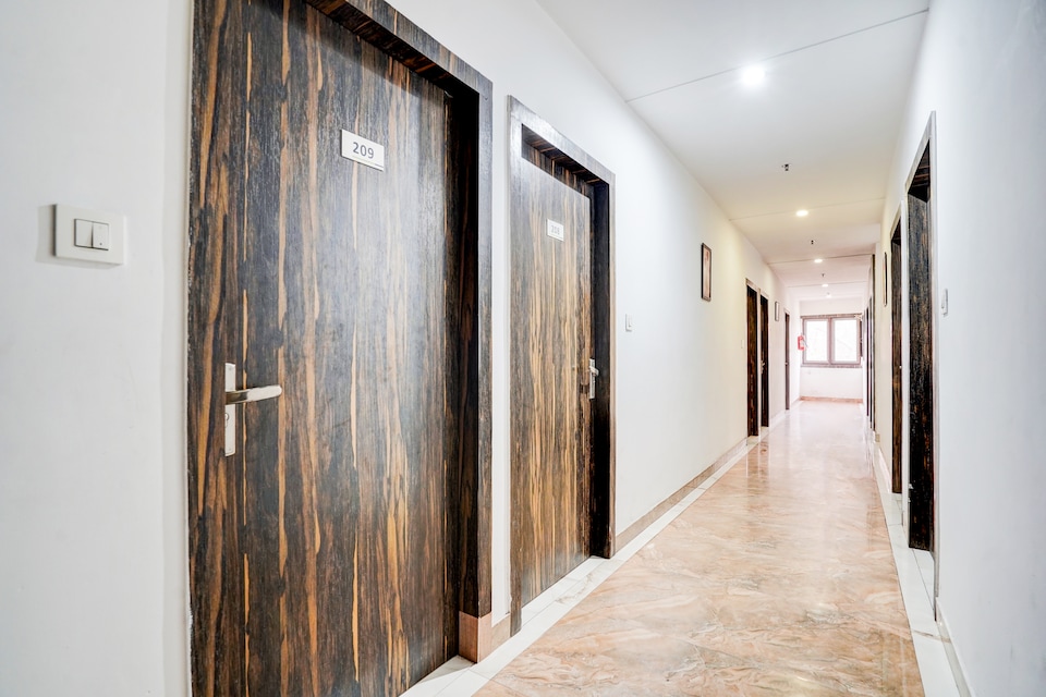 Townhouse by OYO Golden Temple Amritsar Formerly A Star, Golden Temple Road Amritsar, Amritsar