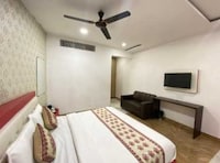 Townhouse Golden Temple