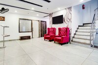 Townhouse by OYO Golden Temple Amritsar Formerly A Star