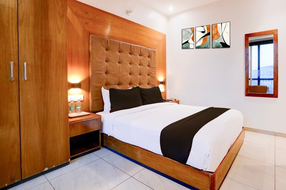 Townhouse Oak Titvala Railway Junction Formerly Sai Dhan Residency, Mumbai- Kalyan-Bhiwandi- Badalapur, Mumbai