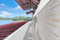 OYO 95051 Seven Trumpets Guest House