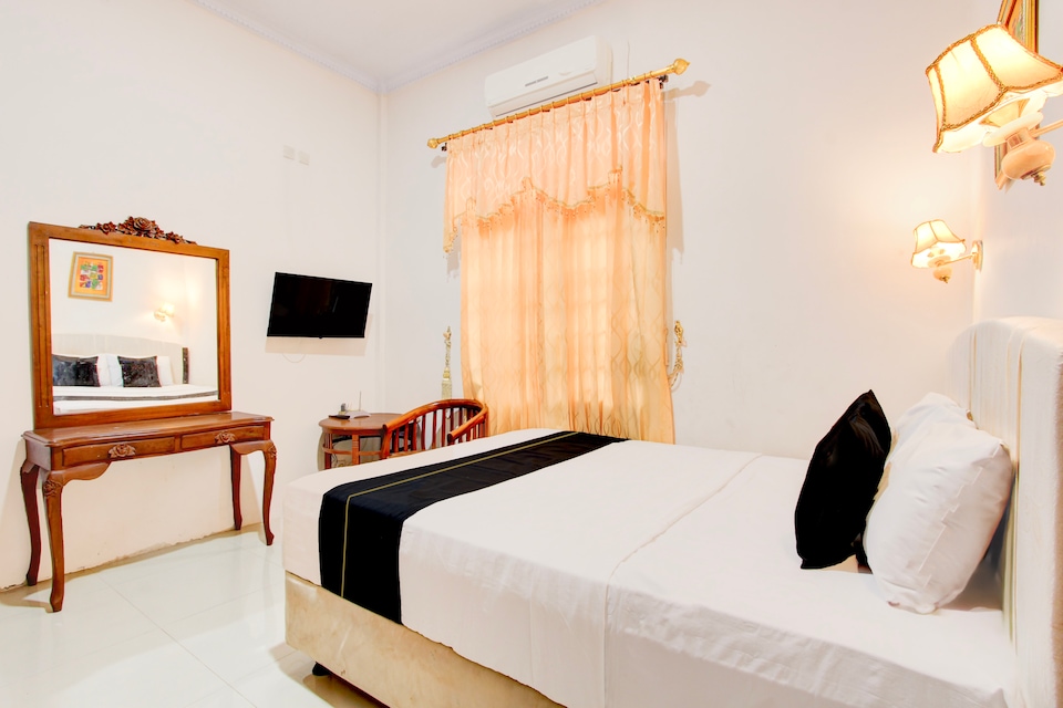 Hotel O near Mandala Krida Stadium formerly Among Rogo Family Hotel, Yogyakarta Ring 1, योग्यकार्ता