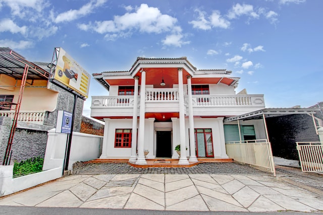 Hotel O near Lapangan Besar Mandala Krida formerly Among Rogo Family Hotel