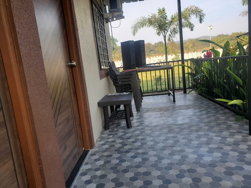 SPOT ON Shantai Farms, Talegaon, Pune