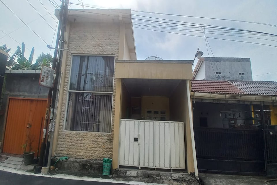 OYO 95060 Ahzafani Homestay Syariah, Solo, Solo
