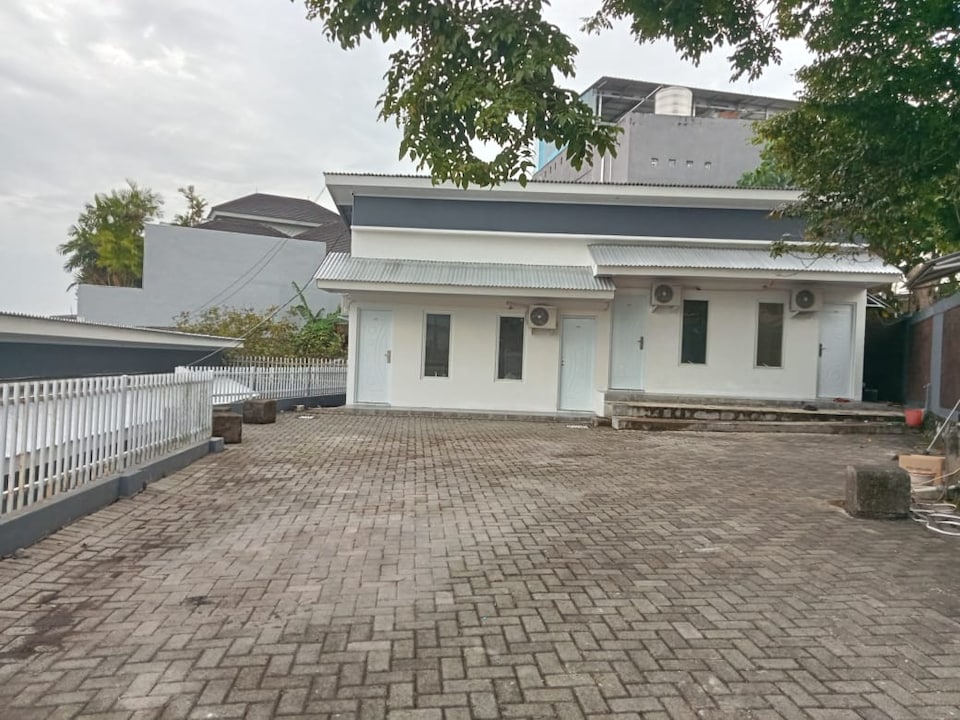 OYO 95063 Afifah Syariah Guest House Manado, Manado, Manado