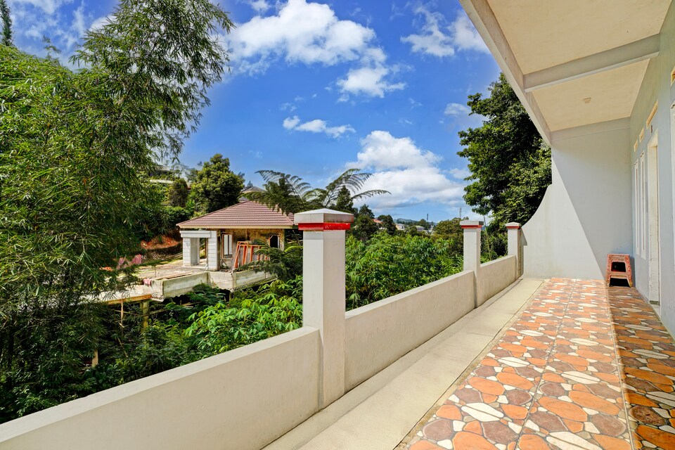 OYO 95065 Villa Ade, Puncak Bogor, Bogor