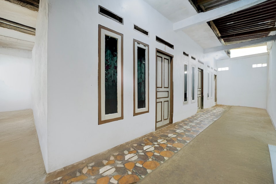 OYO 95065 Villa Ade, Puncak Bogor, Bogor