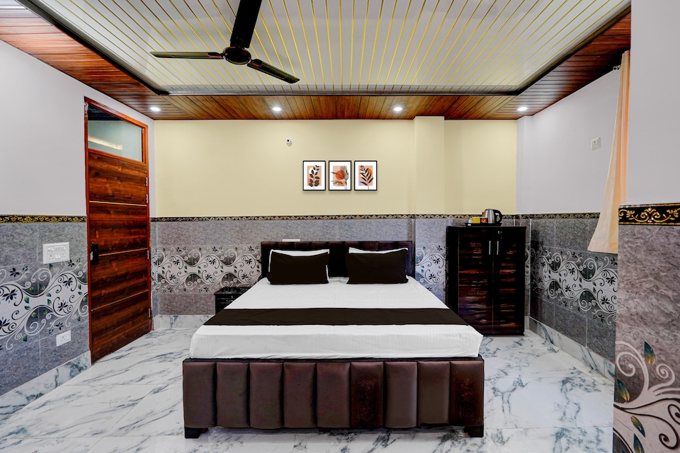 Hotel O ABHINANDAN HOTEL, Indirapuram Ghaziabad, Ghaziabad