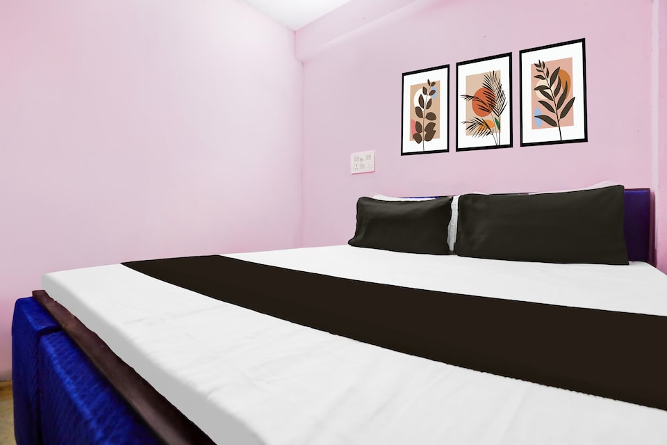 SPOT ON Hotel Welcome Inn, Mumfordganj Allahabad, Prayagraj