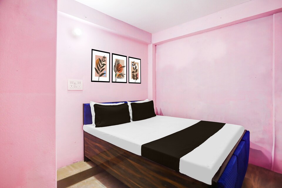 SPOT ON Hotel Welcome Inn, Mumfordganj Allahabad, Prayagraj