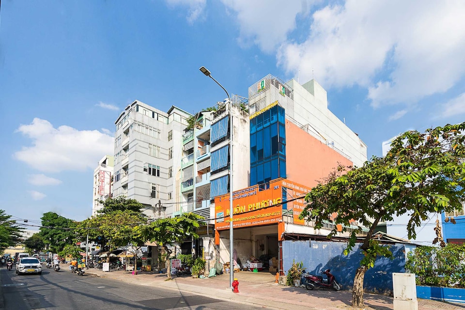 Collection O Dinh Dinh Hotel - Near Tan Son Nhat Airport, Tan Binh, Ho-Chi-Minh