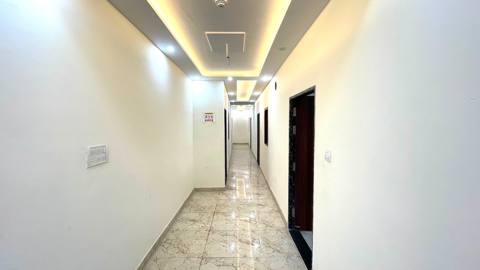 OYO Hotel O PALACE HOME STAY, Shilpgram, Agra