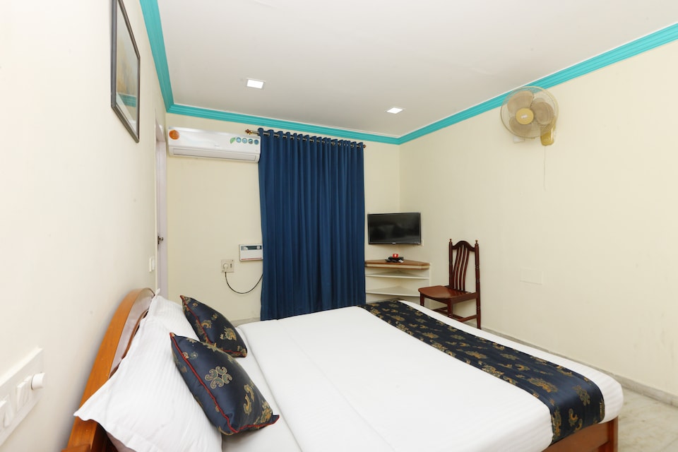 OYO 13297 Neha Residency, T Nagar Chennai, Chennai