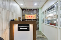 Super Townhouse Koyambedu Metro Station Chennai Formerly SR Residency