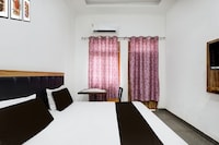 Hotel O WHITE HOUSE HOTEL..