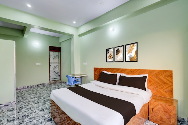 Hotel O The Royal King Hotel 