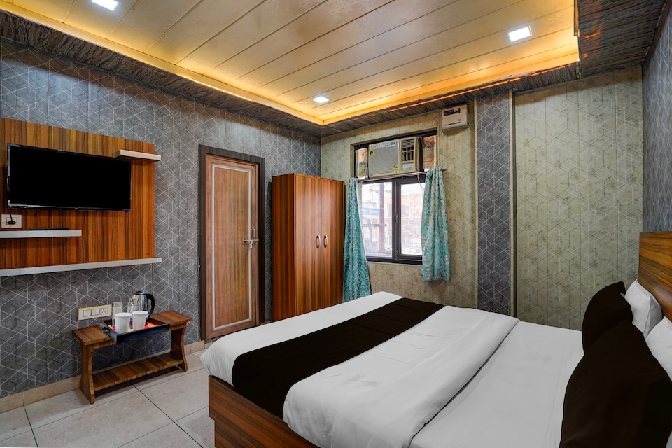 Super Collection O JK Temple Kanpur Formerly Yatika Inn, Fazal Ganj Kanpur, Kanpur