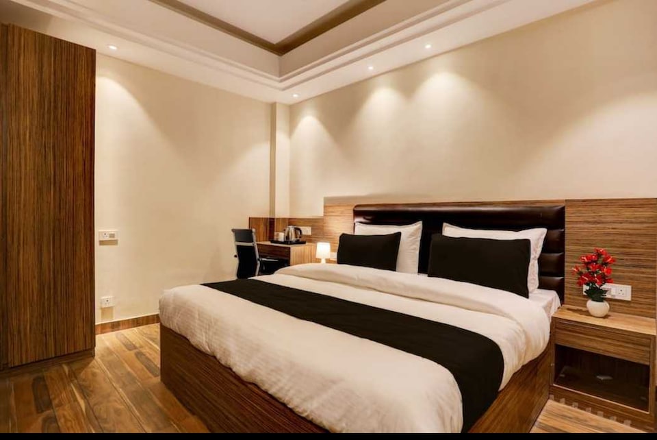 Collection O JK Temple Kanpur Formerly Yatika Inn, Fazal Ganj Kanpur, Kanpur