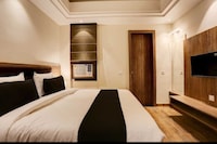 Collection O JK Temple Kanpur Formerly Yatika Inn