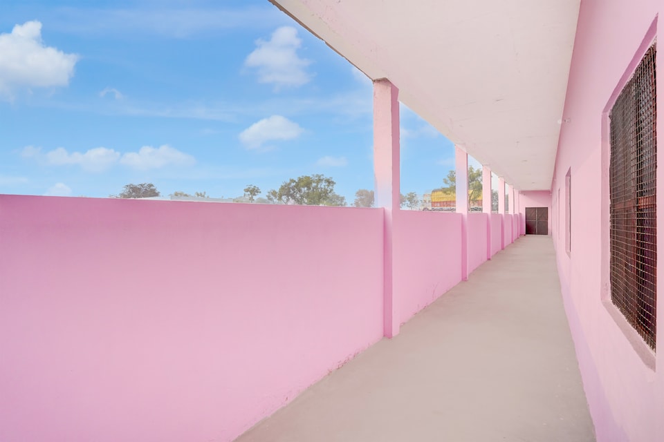 SPOT ON Star Hotel and Restaurant, Mumfordganj Allahabad, Prayagraj