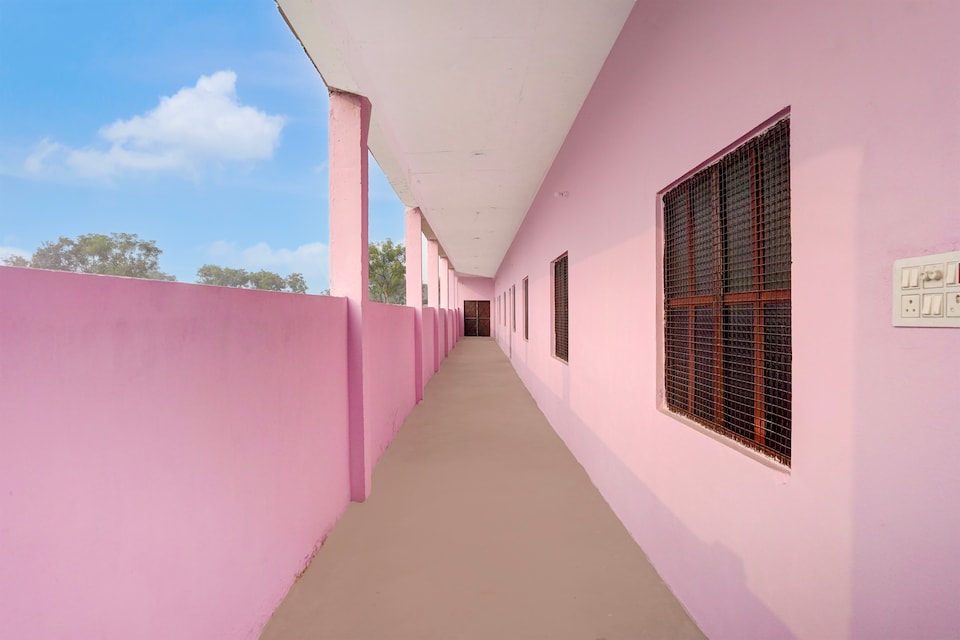 SPOT ON Star Hotel and Restaurant, Mumfordganj Allahabad, Prayagraj