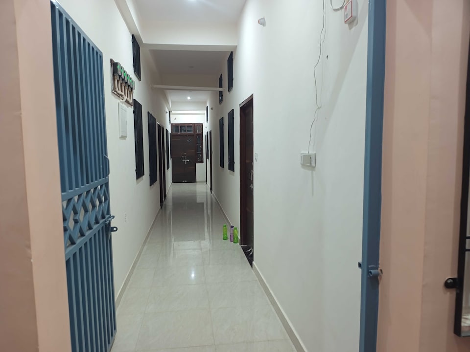 Hotel O Shubham Paradise , Vikas Nagar Lucknow, Lucknow