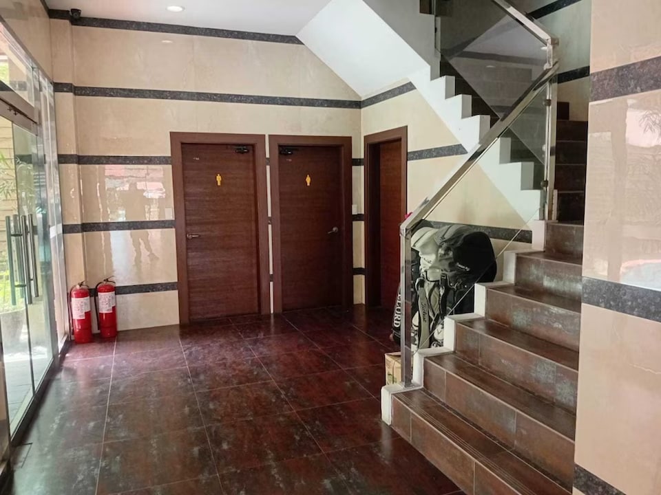 Vera Hotel Dancenter, Angeles, Pampanga