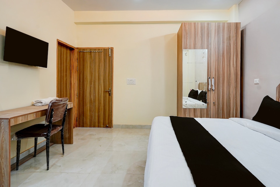 Super Townhouse Sector 18 Udhyog Vihar, Old Gurgaon, Gurgaon