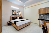 Super Townhouse Sector 18 Udhyog Vihar
