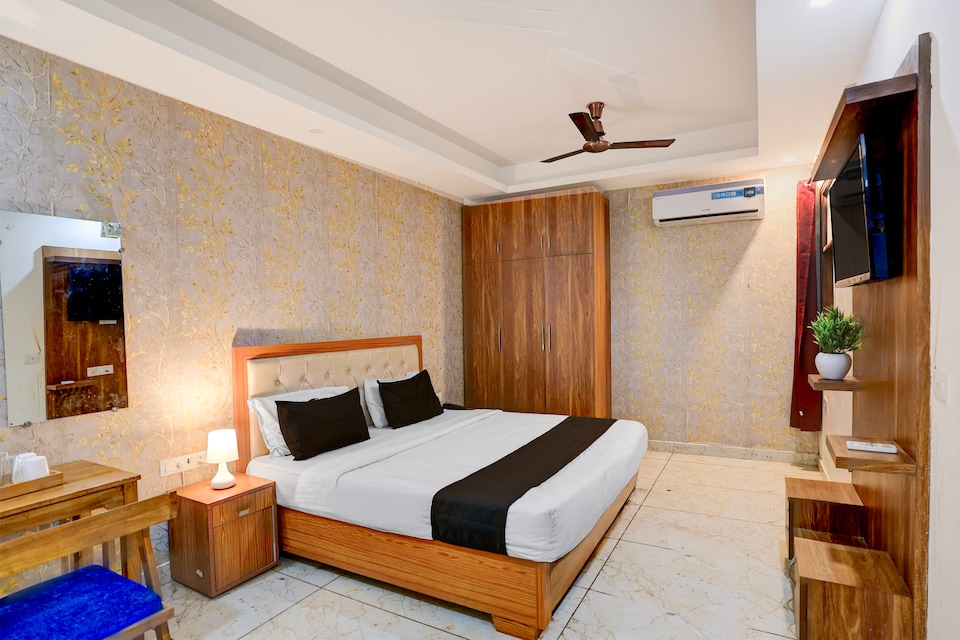 Super Townhouse Sector 122 Noida Formerly Anvi Inn, Noida City, Noida