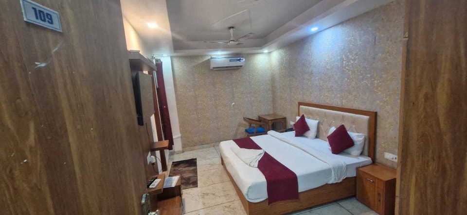 Hotel Anvi Residency Sector 122 Noida, Noida City, Noida