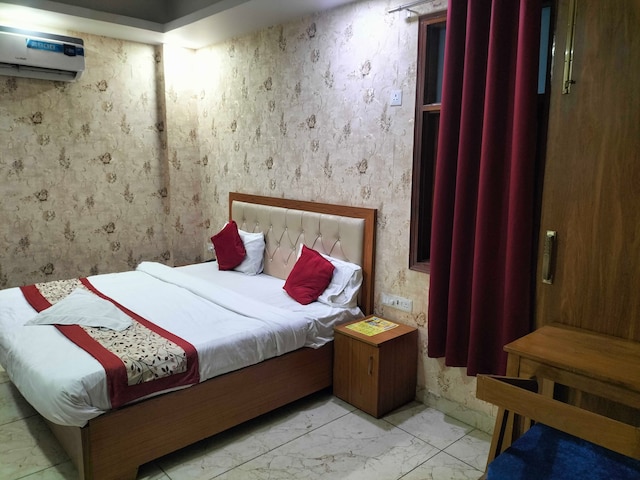 Hotel Anvi Residency Sector 122 Noida