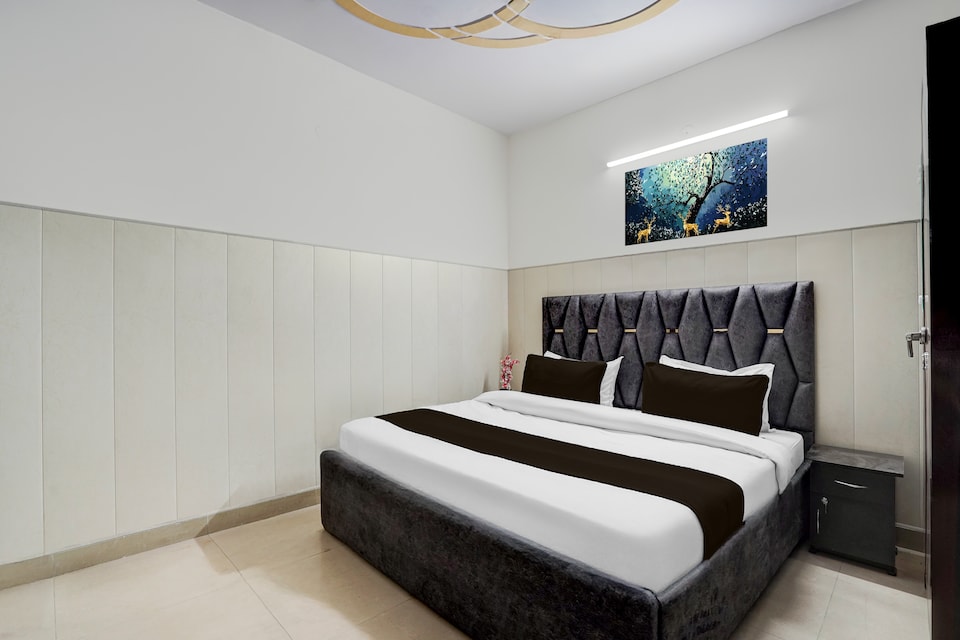 Super Hotel O Dwarka Mor Metro Station, Dwarka Delhi, Delhi