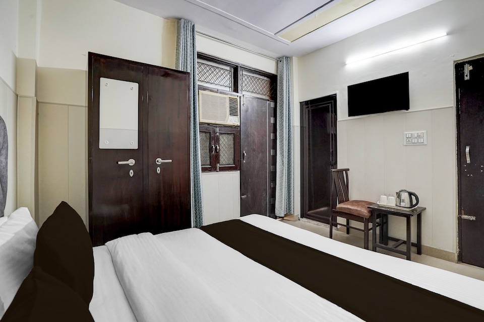 Super Hotel O Dwarka Mor Metro Station, Dwarka Delhi, Delhi