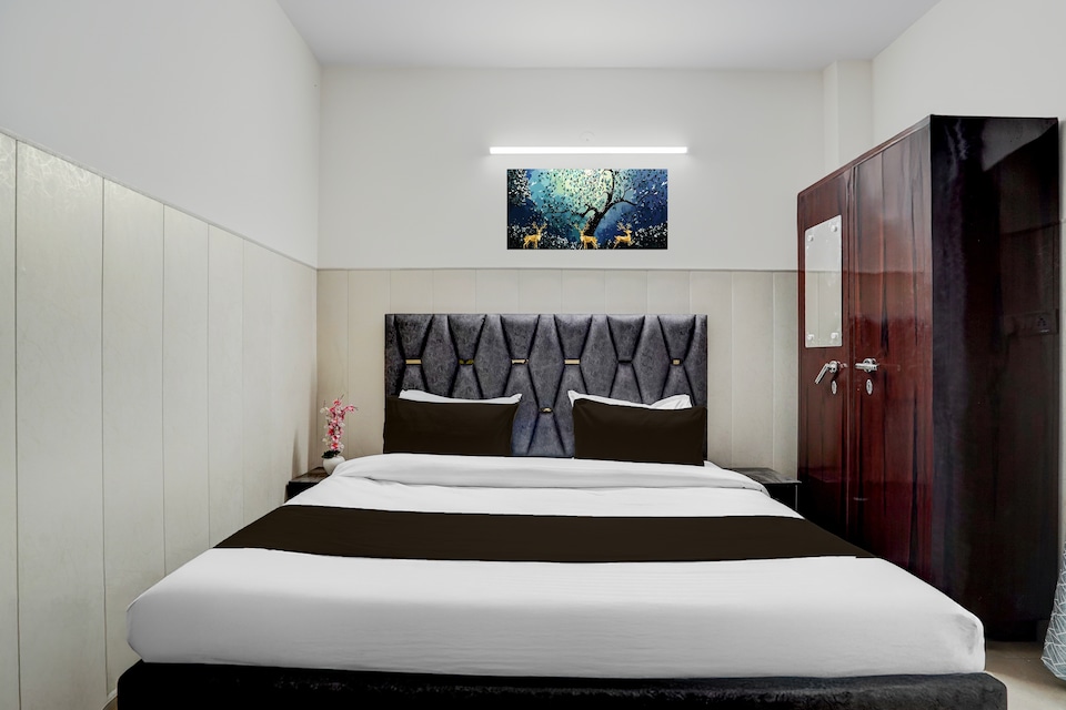 Super Hotel O Dwarka Mor Metro Station, Dwarka Delhi, Delhi