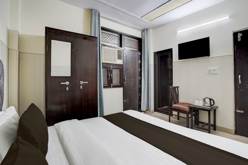 Super Hotel O Dwarka Mor Metro Station, Dwarka Delhi, Delhi