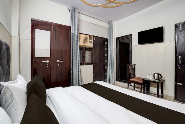 Hotel O Dwarka Mor Metro Station