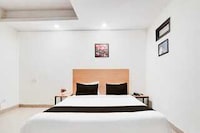 Hotel O Dwarka Mor Metro Station