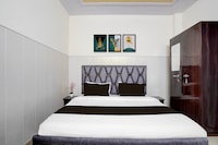 Super Hotel O Dwarka Mor Metro Station