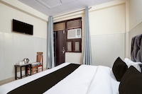 Hotel O Dwarka Mor Metro Station