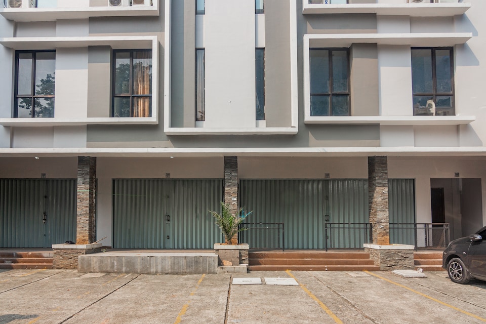 Hotel O J&B Smart Jatinegara - 4 hours stay, East Jakarta, Jakarta