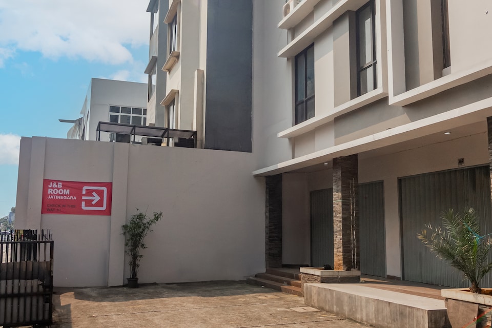 Hotel O J&B Smart Jatinegara - 4 hours stay, East Jakarta, Jakarta