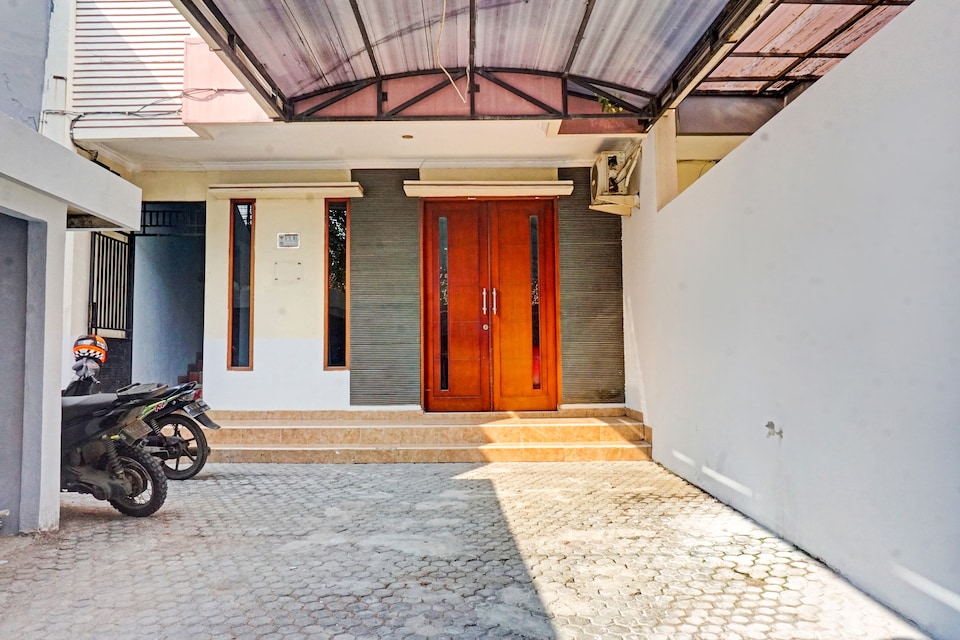 Hotel O J&b Rooms Tomang - 4 hours stay, West_Jakarta, Jakarta